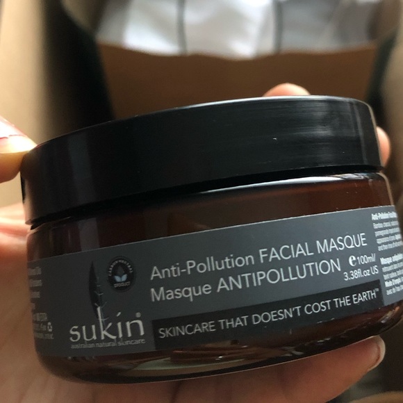 NWT SUKIN CHARCOAL Anti Pollution FACEMASK - Picture 5 of 5